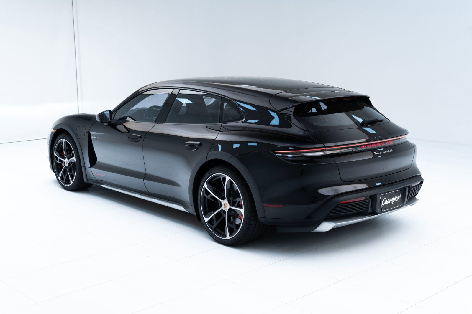 New 2025 Porsche Taycan 4S image 3