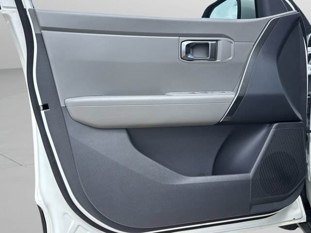 Used 2027 Kia Seltos LX FWD image 30