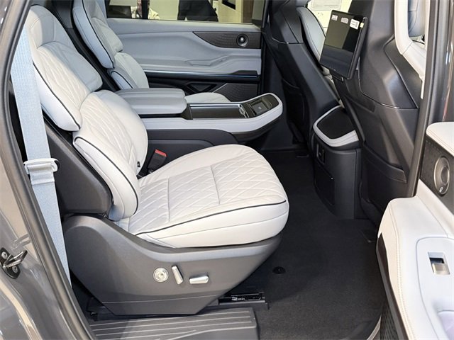 New 2026 Lincoln Navigator L Black Label image 16