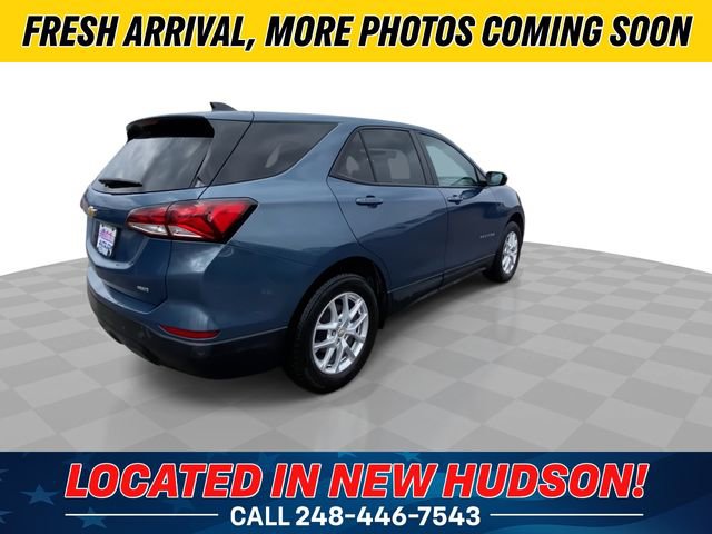 Used 2024 Chevrolet Equinox LS w/ LS Convenience Package image 2