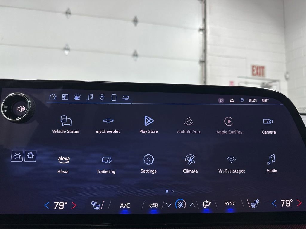 Used 2025 Chevrolet Traverse Z71 image 28