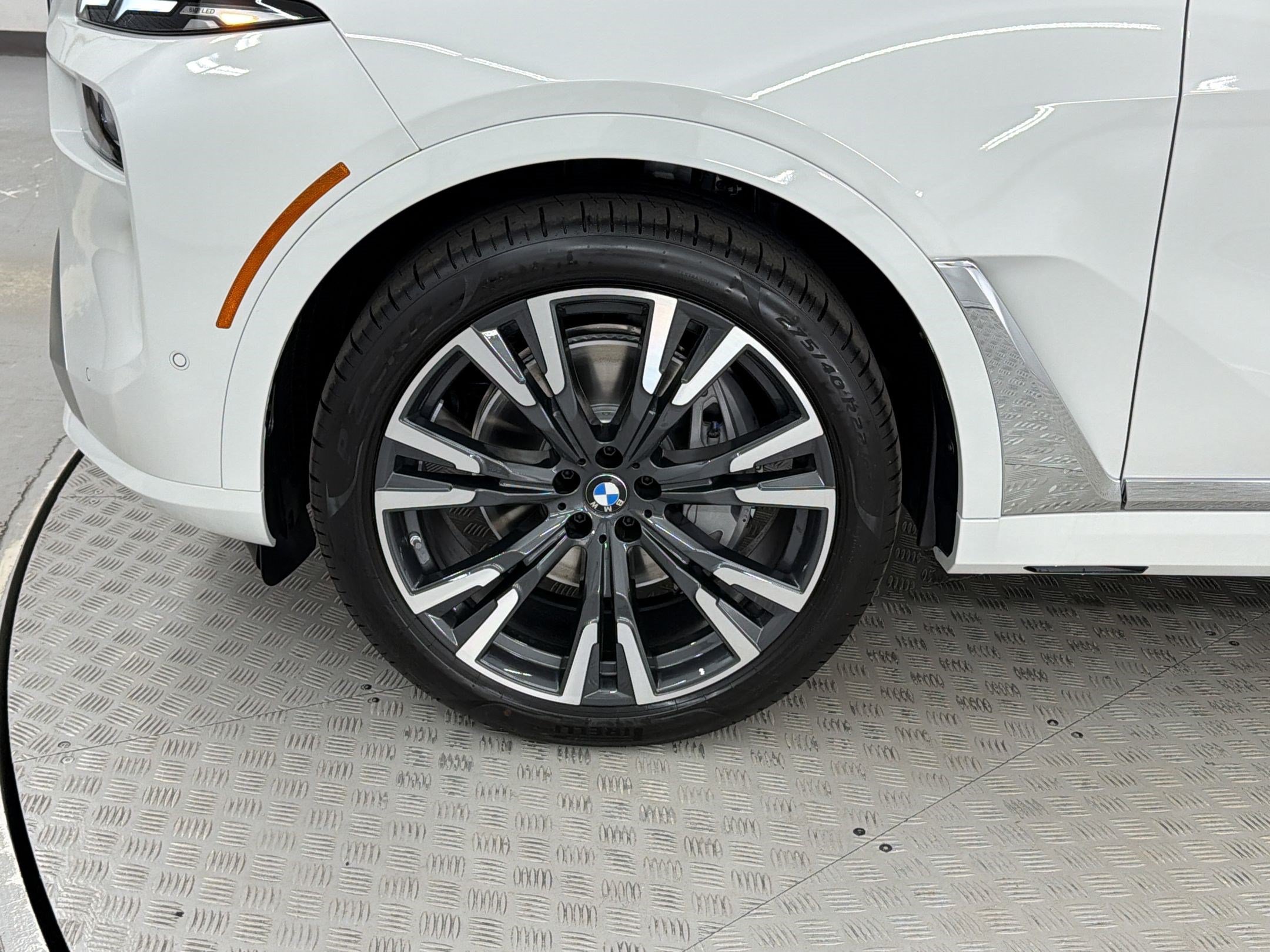 New 2027 BMW X7 xDrive40i w/ Executive Package AWD/4WD image 12