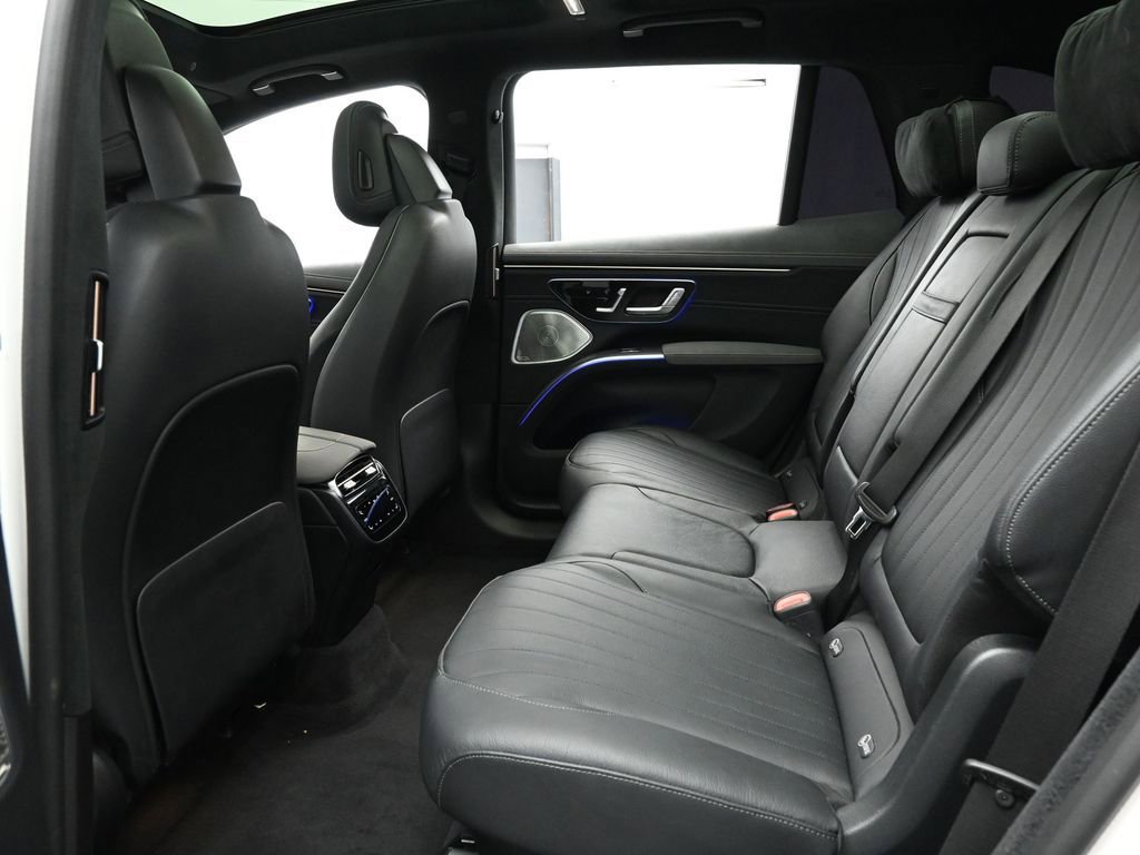 Used 2023 Mercedes-Benz EQS 580 4MATIC SUV image 16