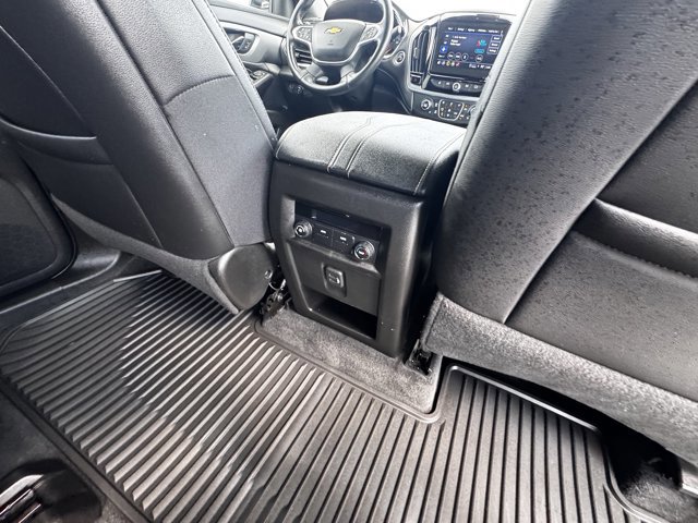 Used 2022 Chevrolet Traverse LT image 12