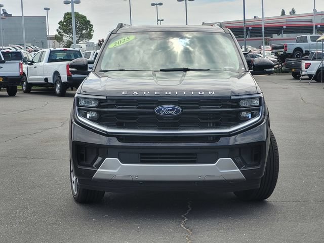 New 2025 Ford Expedition Max Platinum w/ Platinum Ultimate Package AWD/4WD image 3