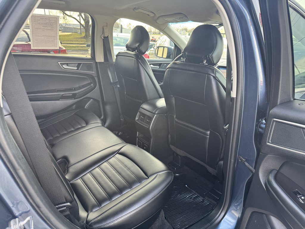 Used 2019 Ford Edge SEL w/ Equipment Group 201A AWD/4WD image 15