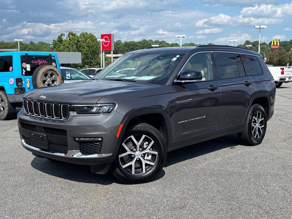 Used 2025 Jeep Grand Cherokee L Limited AWD/4WD image 2
