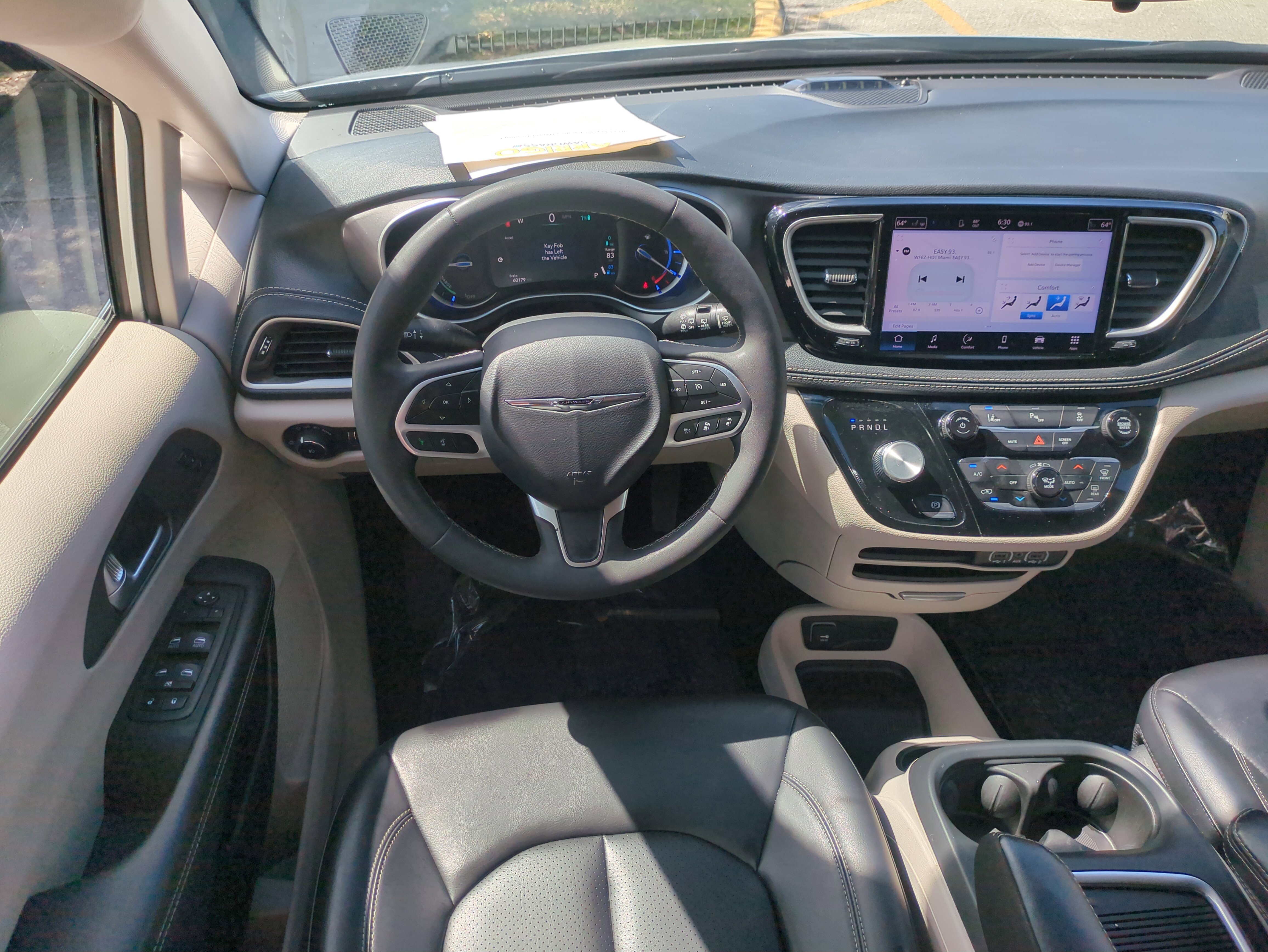 Certified 2023 Chrysler Pacifica Touring-L image 17