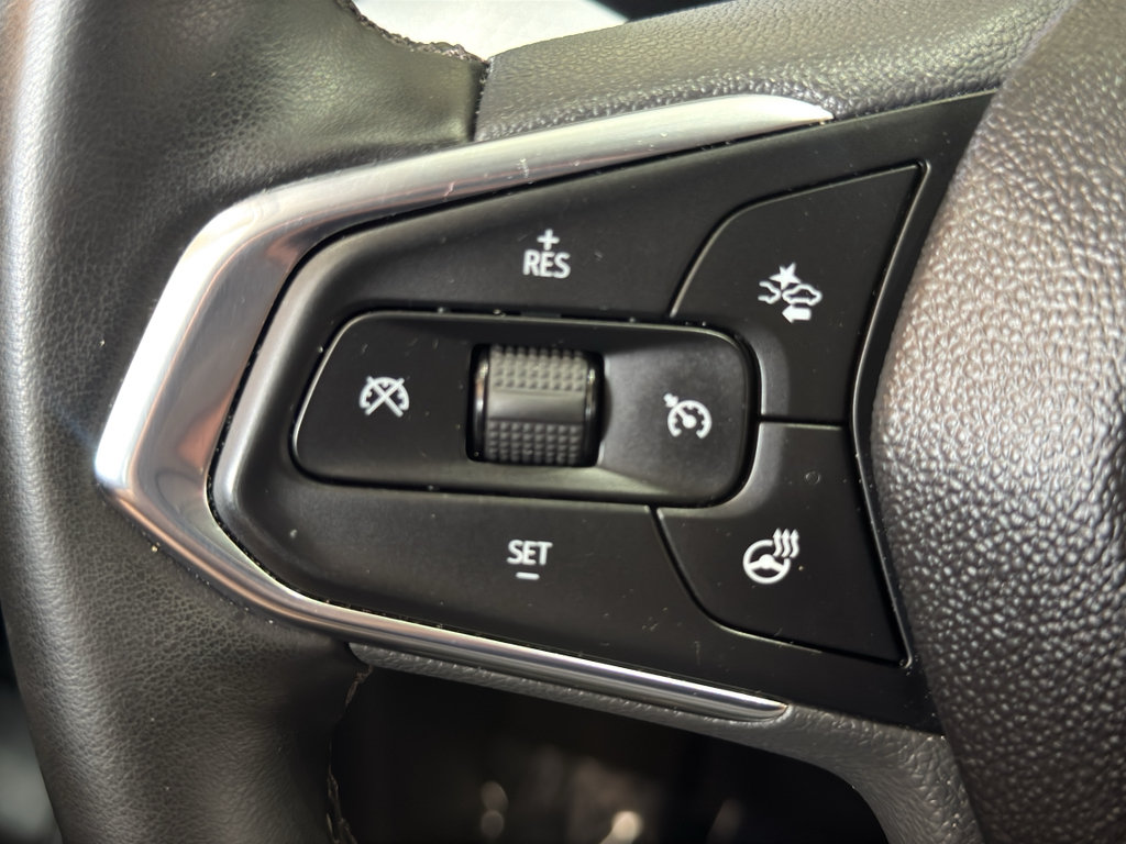 Used 2025 Chevrolet Trax LT w/ Driver Confidence Package FWD image 21