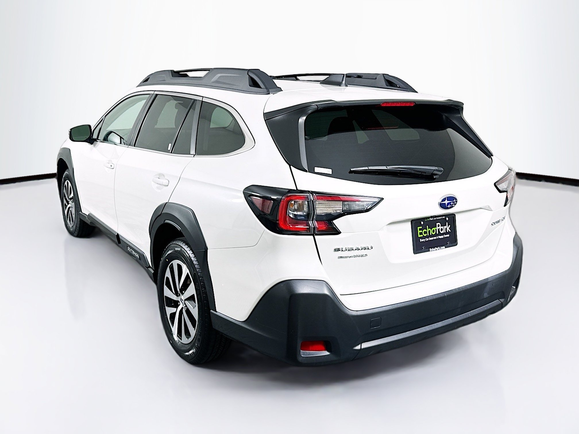 Used 2024 Subaru Outback Premium AWD/4WD image 5