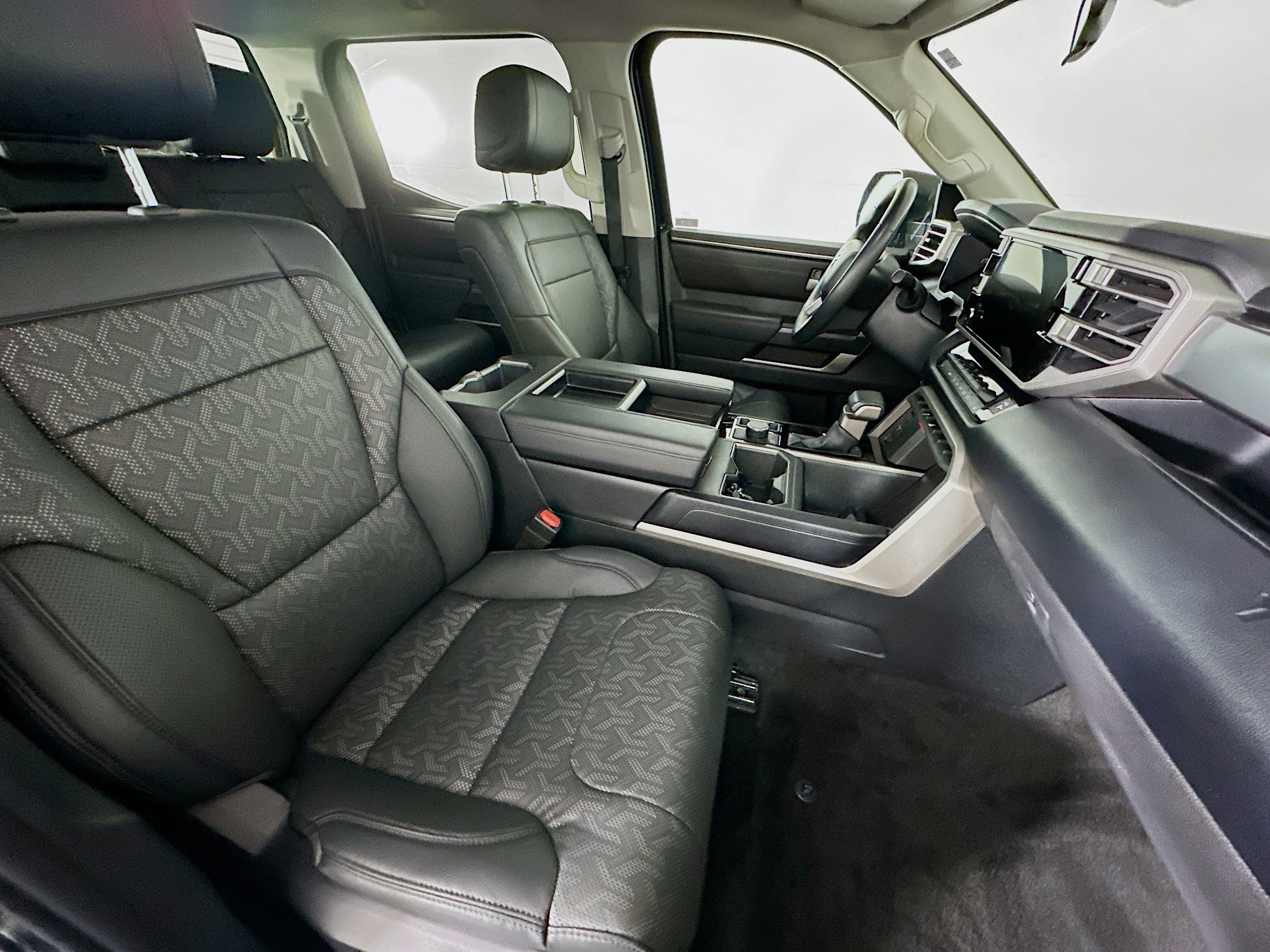 Used 2024 Toyota Tundra SR5 w/ SR5 Premium Package image 30