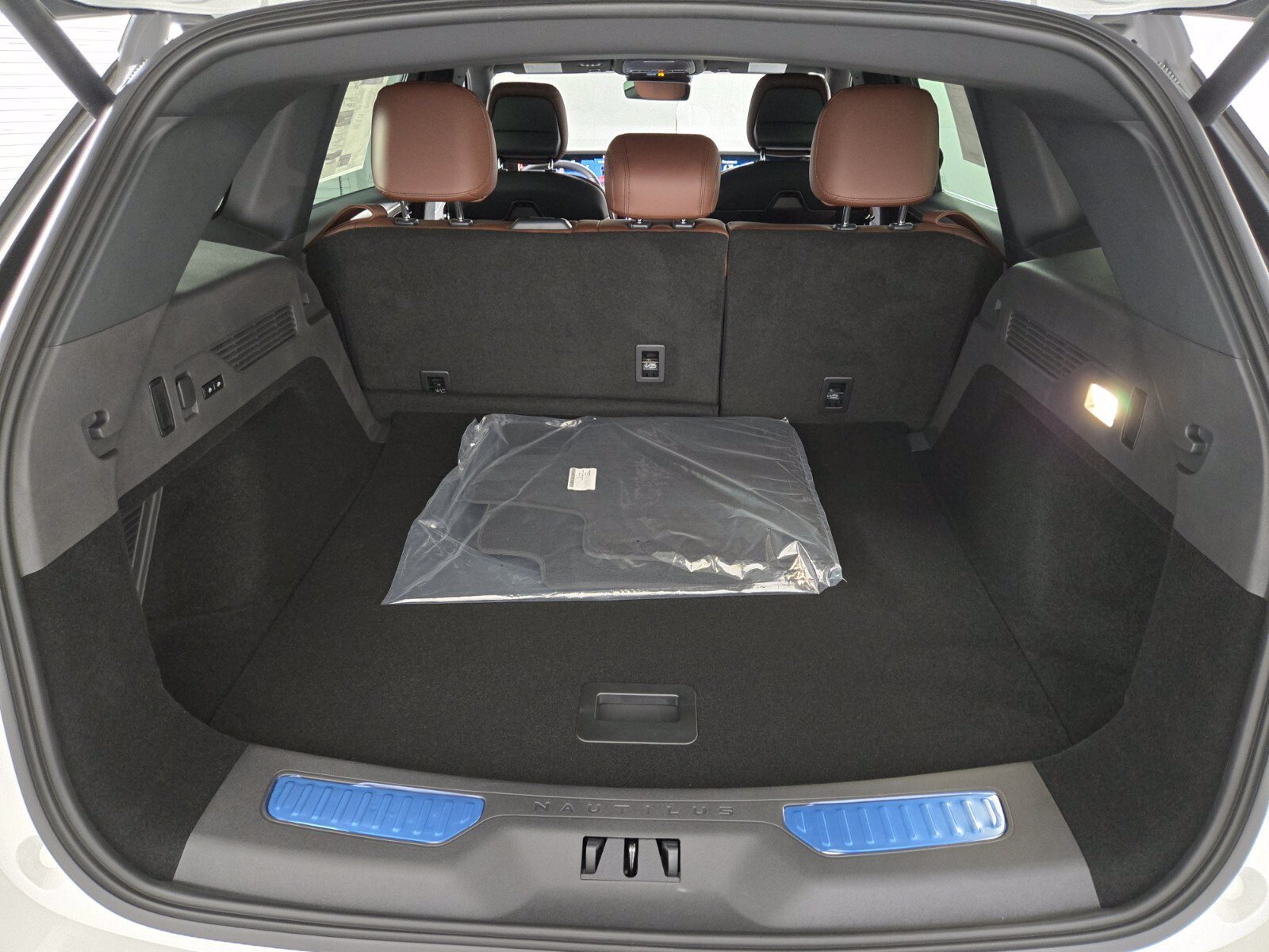 New 2026 Lincoln Nautilus Reserve AWD/4WD image 18