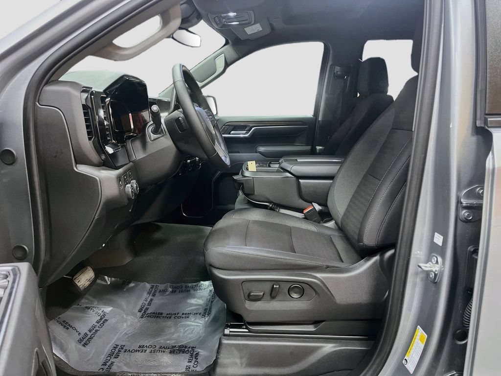 Used 2025 Chevrolet Silverado 1500 LT AWD/4WD image 21