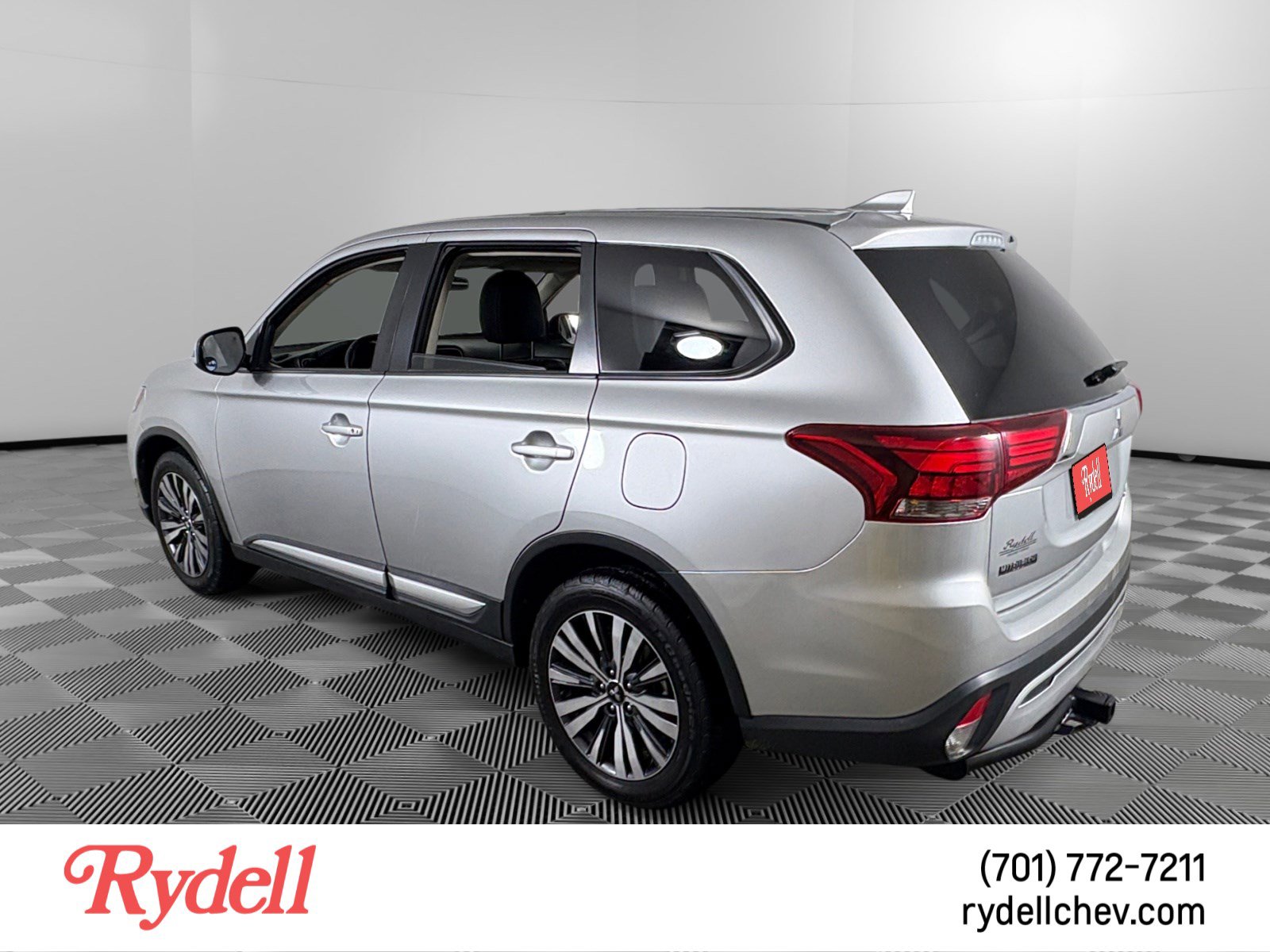 Used 2019 Mitsubishi Outlander ES image 3