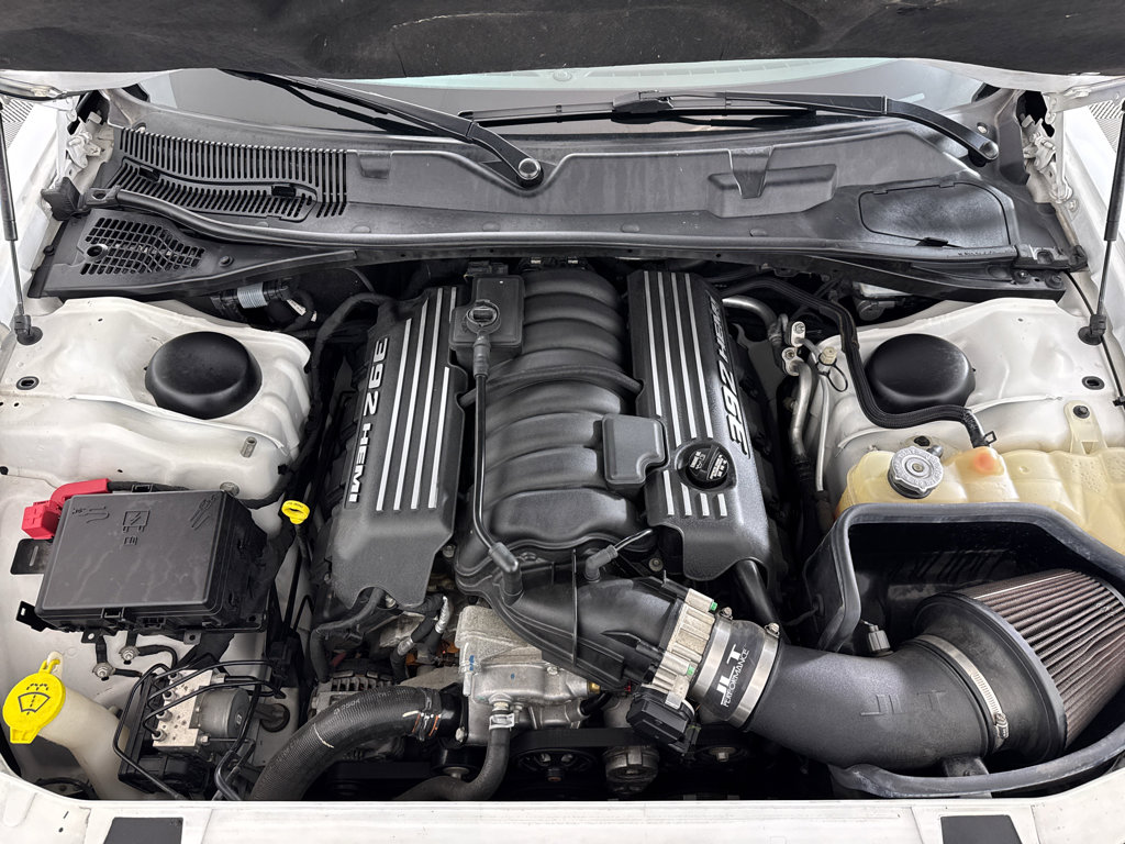 Used 2016 Dodge Challenger SRT w/ Technology Group image 3