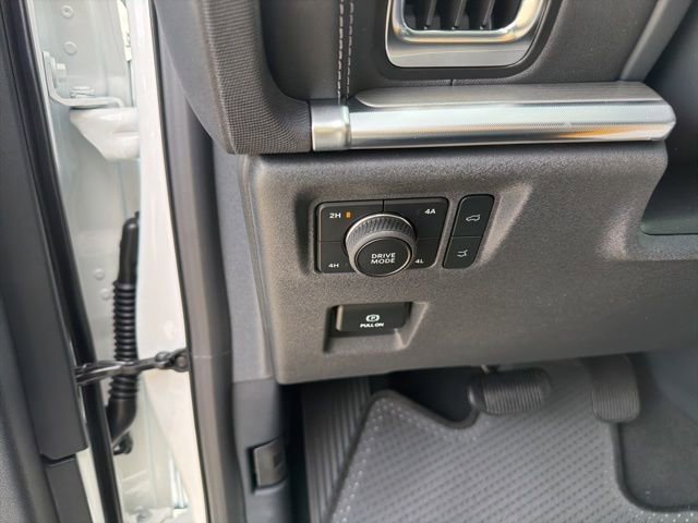 New 2025 Ford Expedition Platinum w/ Driver's Package image 12