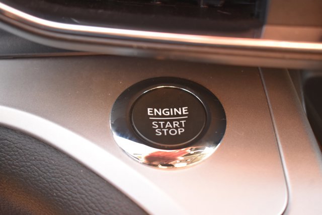 Used 2022 Ford Explorer XLT w/ Equipment Group 202A image 31