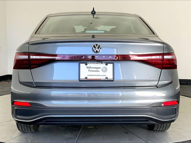 Used 2025 Volkswagen Jetta SE image 4