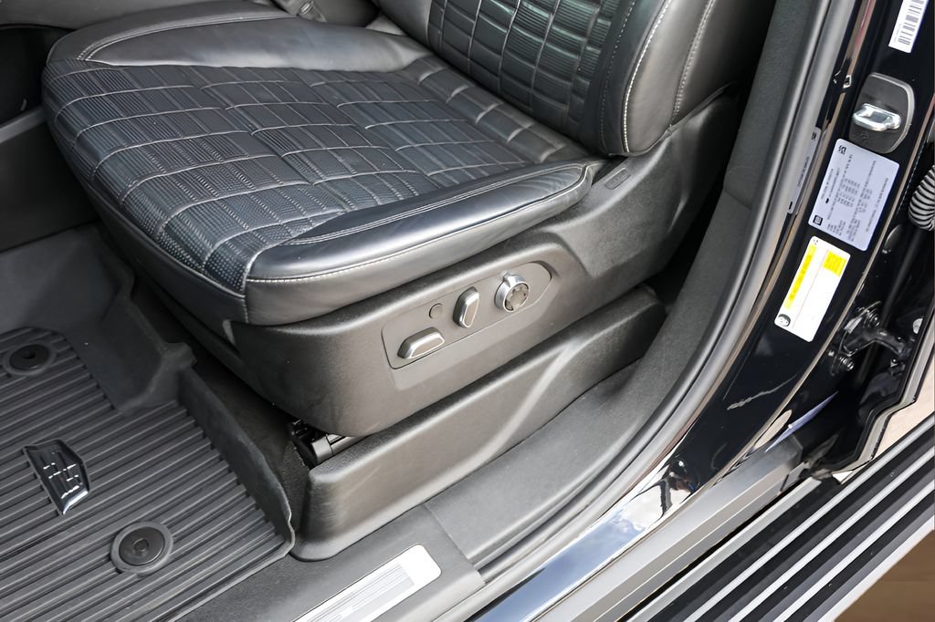 Certified 2024 Cadillac Escalade V AWD/4WD image 8