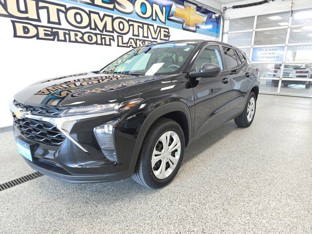 Certified 2024 Chevrolet Trax LS w/ Driver Confidence Package image 1