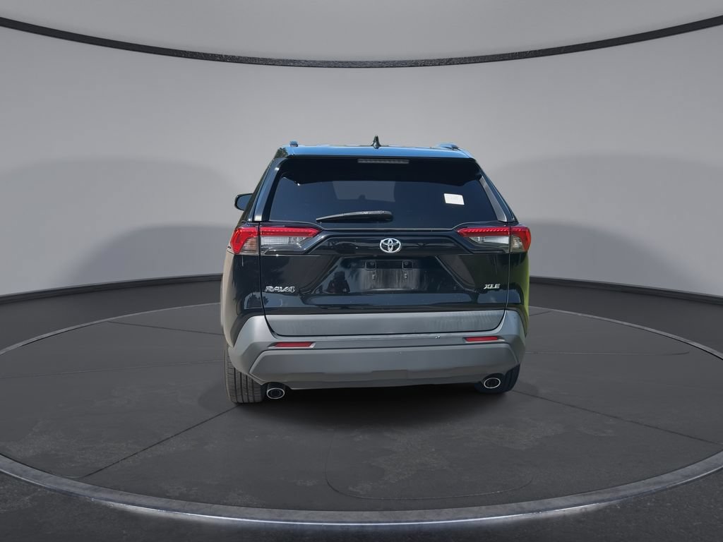 Used 2020 Toyota RAV4 XLE FWD image 7