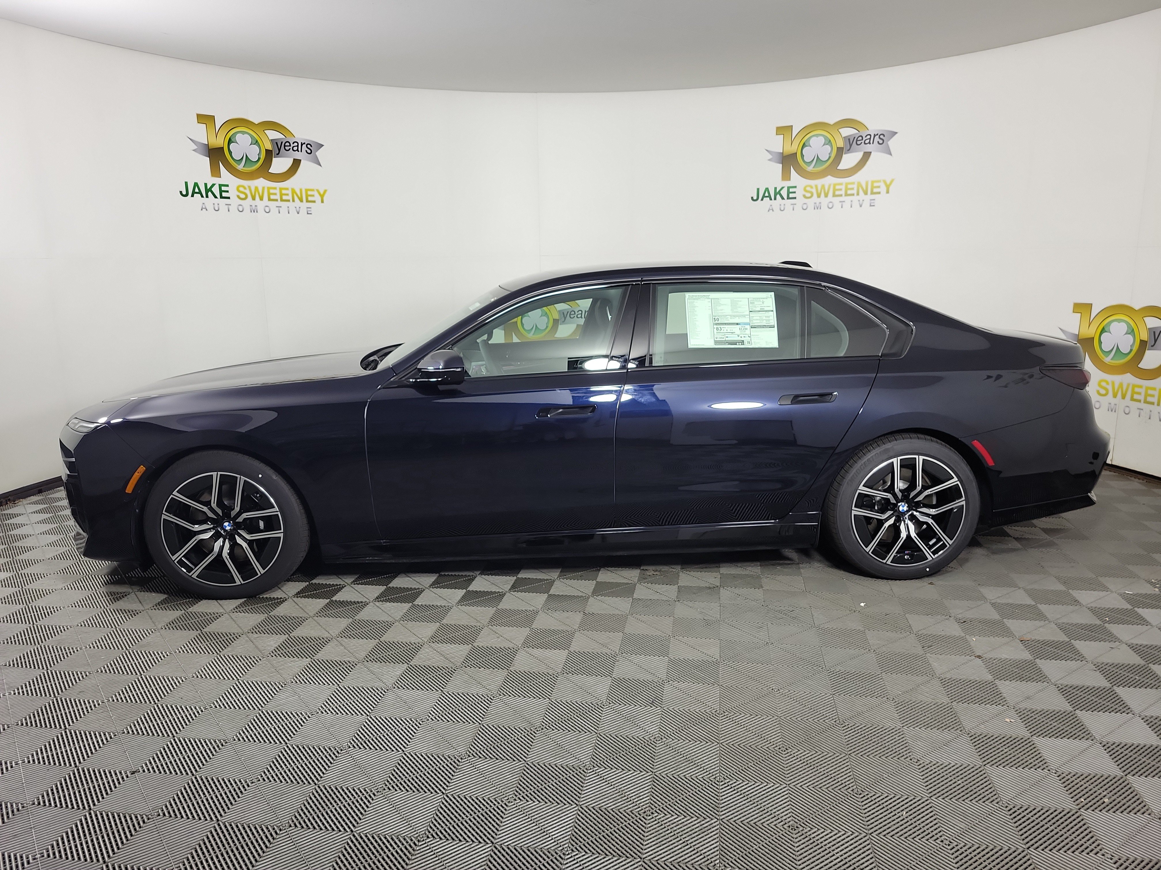 New 2026 BMW i7 xDrive60 w/ Premium Package AWD/4WD image 4