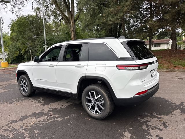 New 2027 Jeep Grand Cherokee Laredo X AWD/4WD image 7