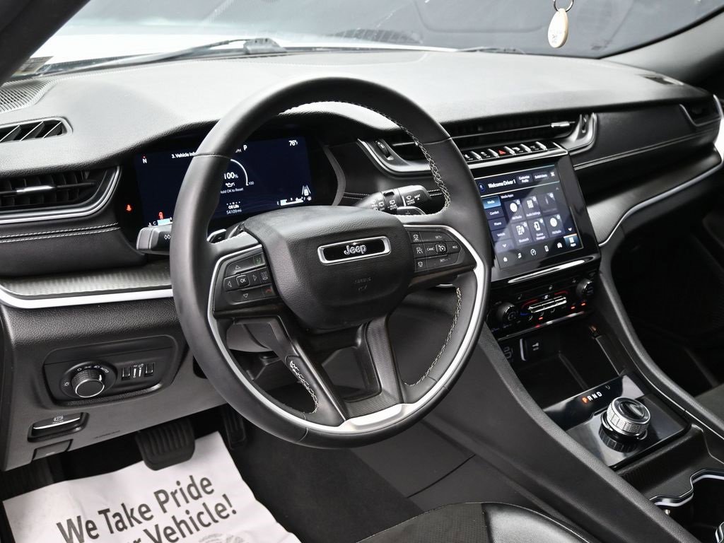 Used 2024 Jeep Grand Cherokee L Laredo image 16