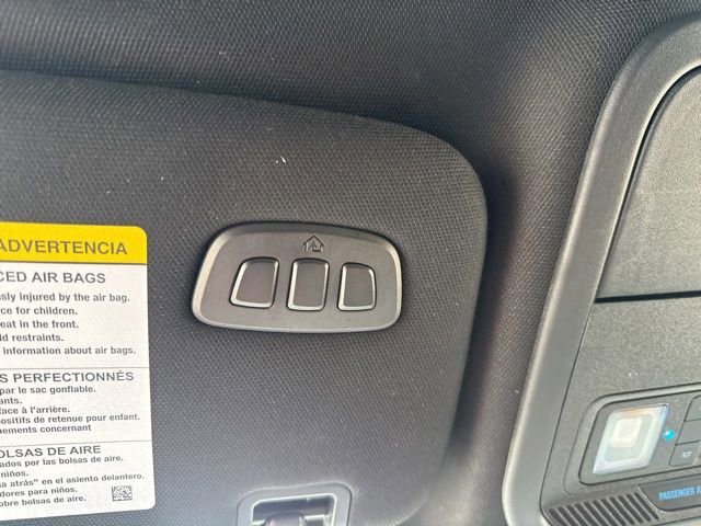 Used 2025 Ford Explorer ST-Line w/ ST-Line Street Pack AWD/4WD image 17