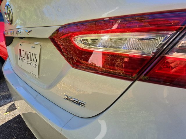Used 2020 Toyota Camry XSE image 9