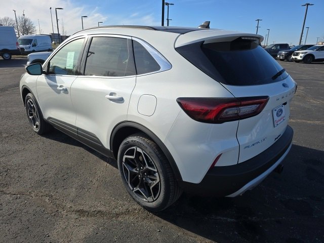 New 2026 Ford Escape Platinum w/ Class II Trailer Tow Package image 3