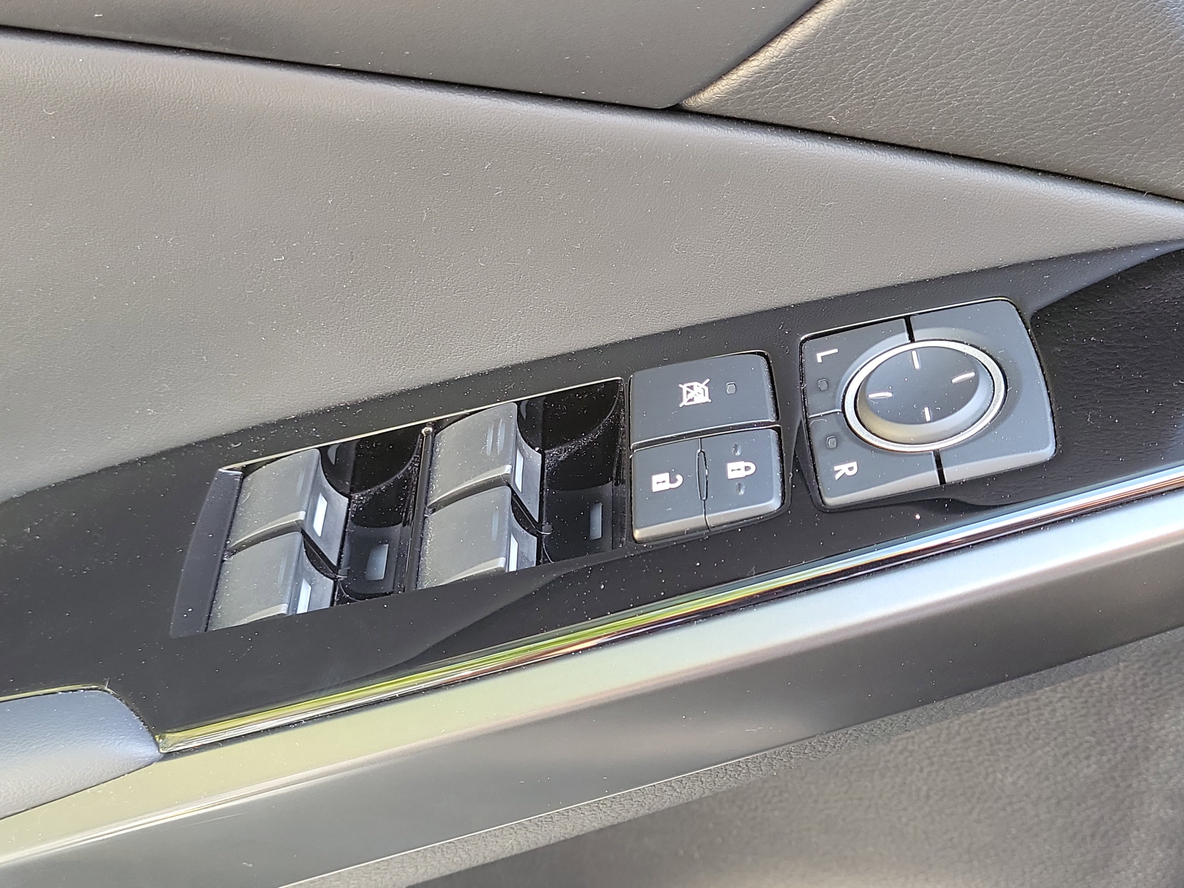 Certified 2025 Lexus IS 350 F Sport image 18