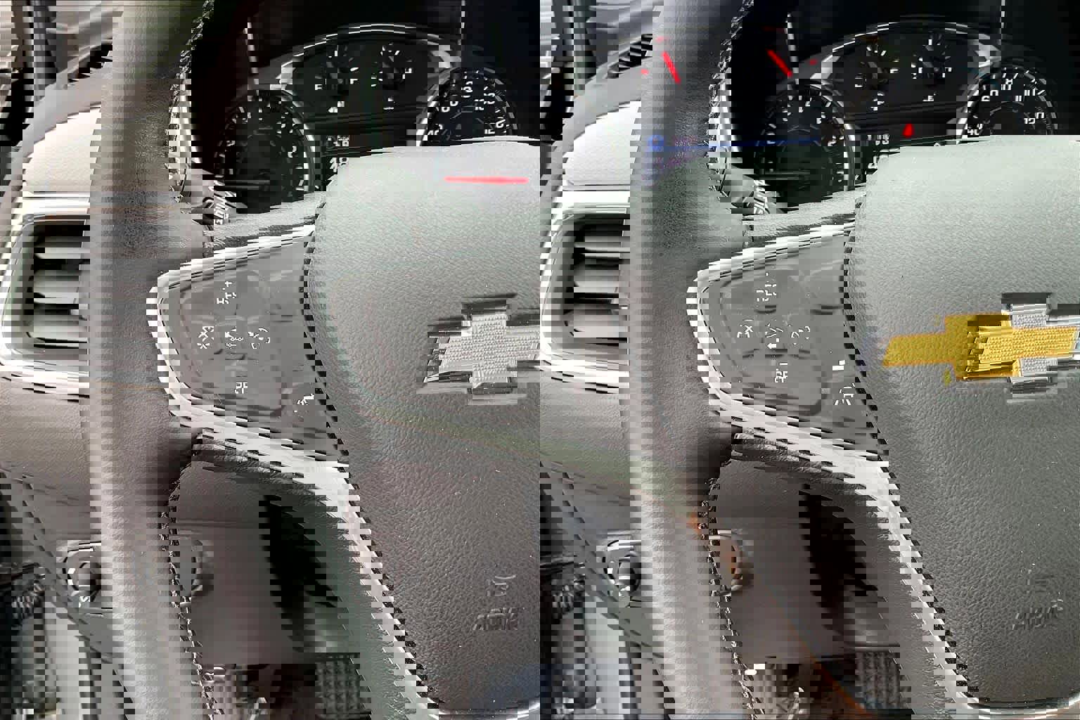 Used 2023 Chevrolet Equinox LT image 18