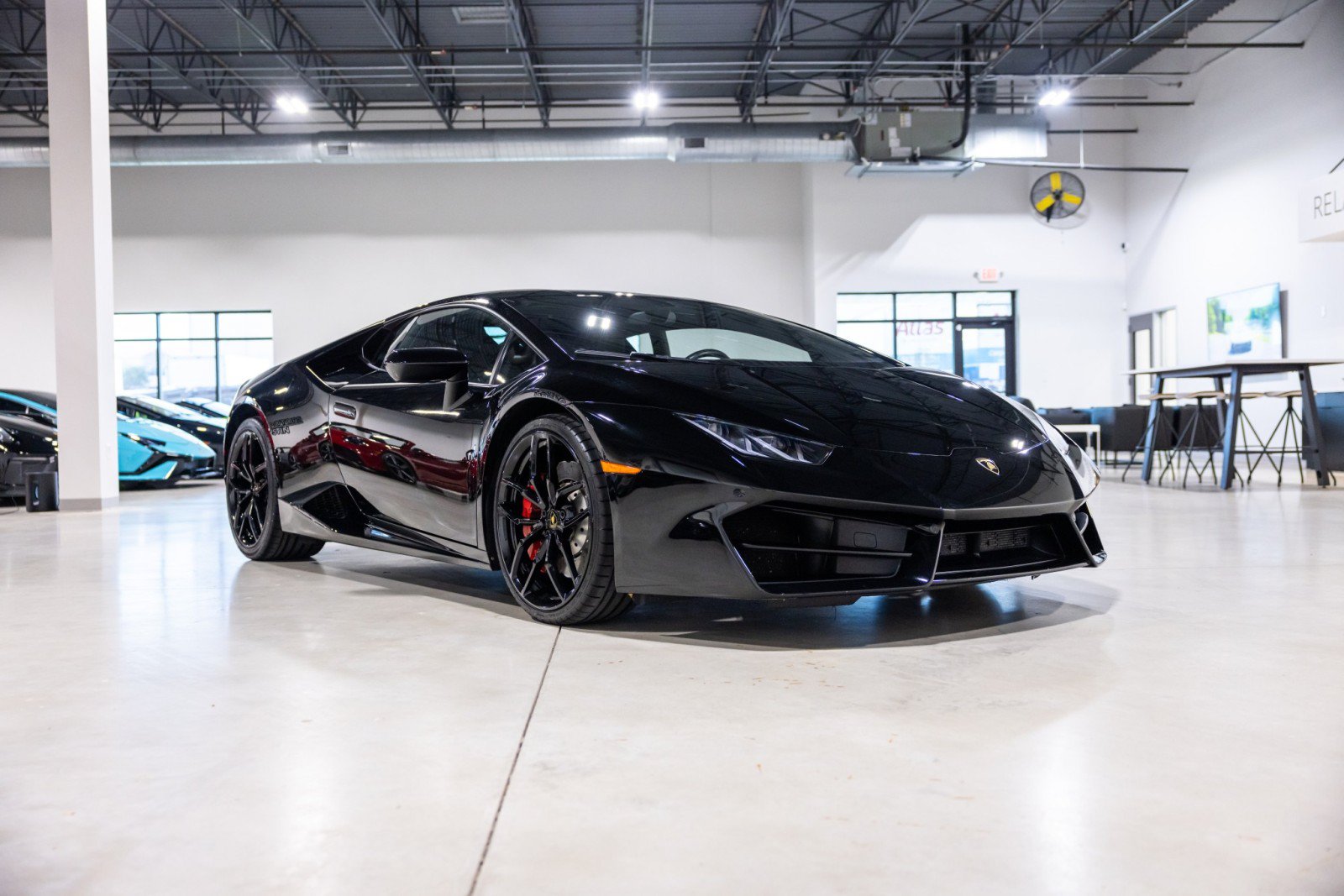 Used 2017 Lamborghini Huracan LP 580-2 RWD image 3