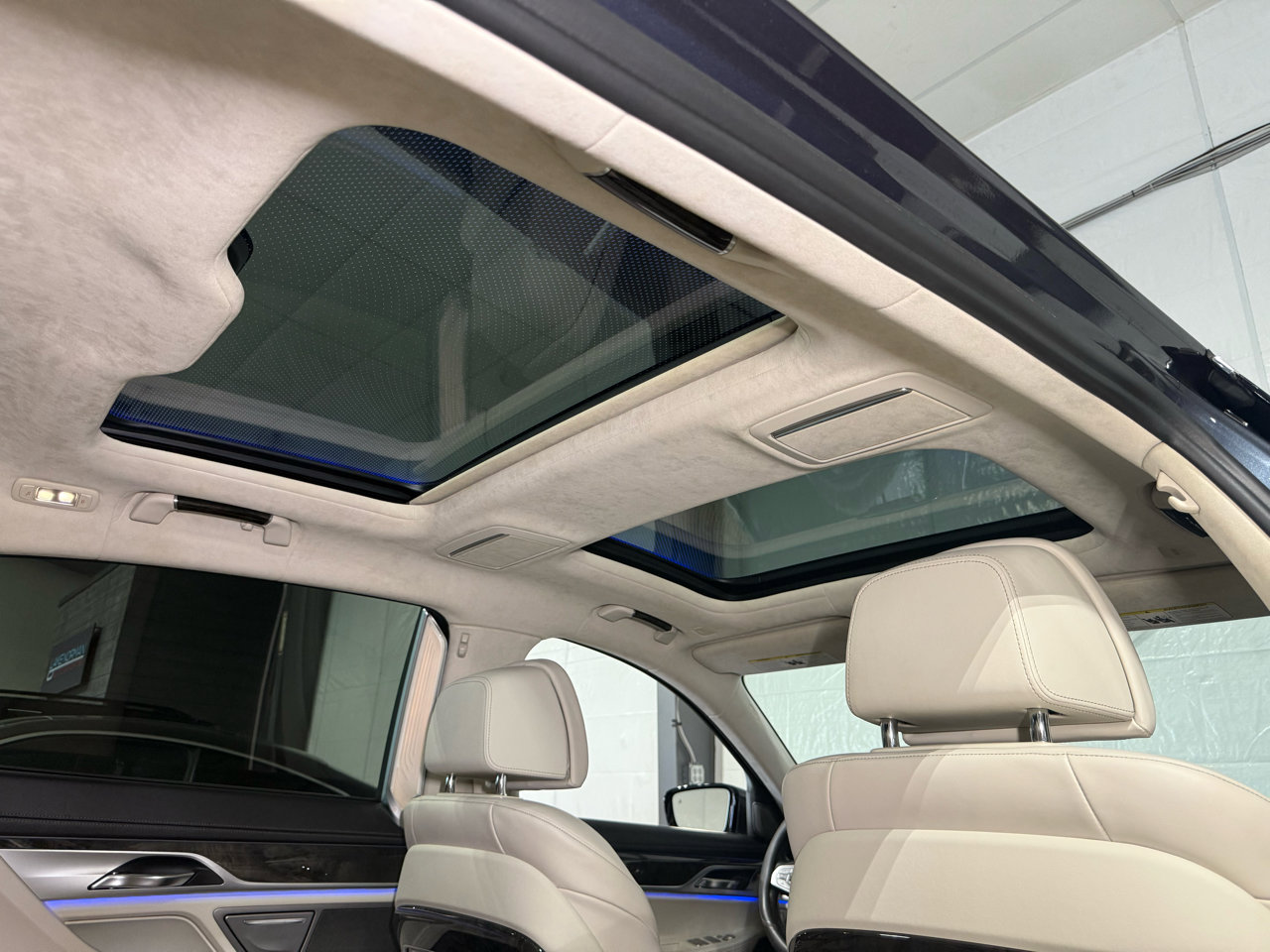 Used 2018 BMW 750i xDrive image 41