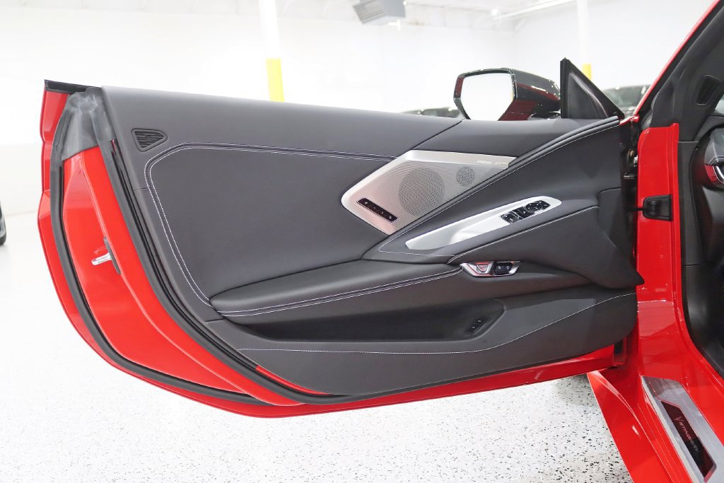 Used 2022 Chevrolet Corvette Stingray Preferred Cpe w/ Z51 Performance Package RWD image 30