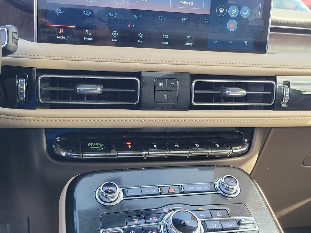 Certified 2022 Lincoln Nautilus Reserve image 27