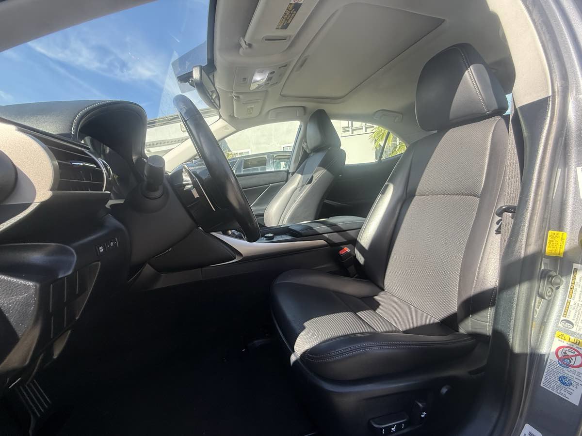 Used 2016 Lexus IS 200t image 9