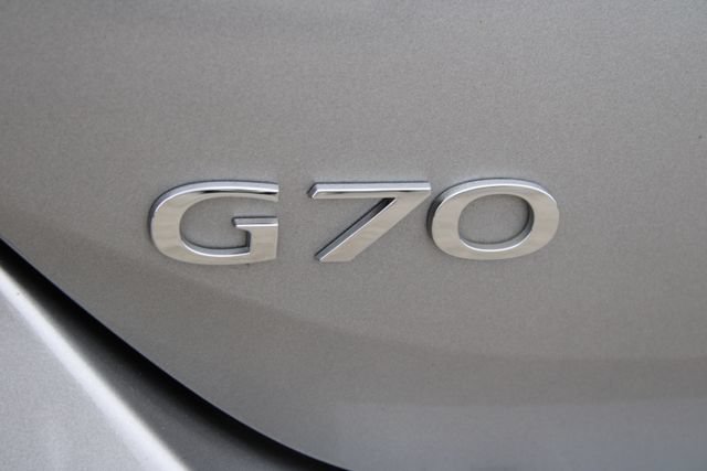 Used 2022 Genesis G70 2.0T RWD image 6