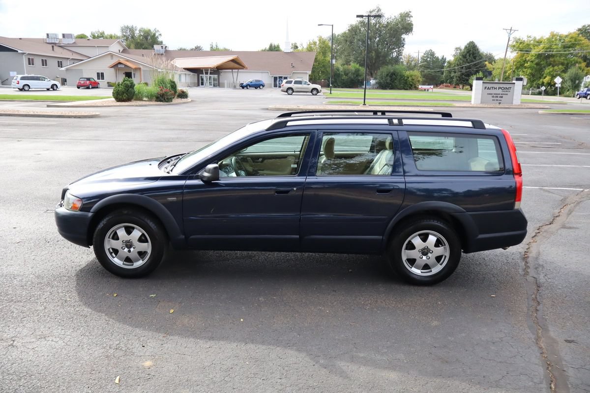 Used 2002 Volvo V70 Cross Country AWD/4WD image 9