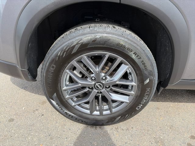 Used 2024 Nissan Rogue S AWD/4WD image 15