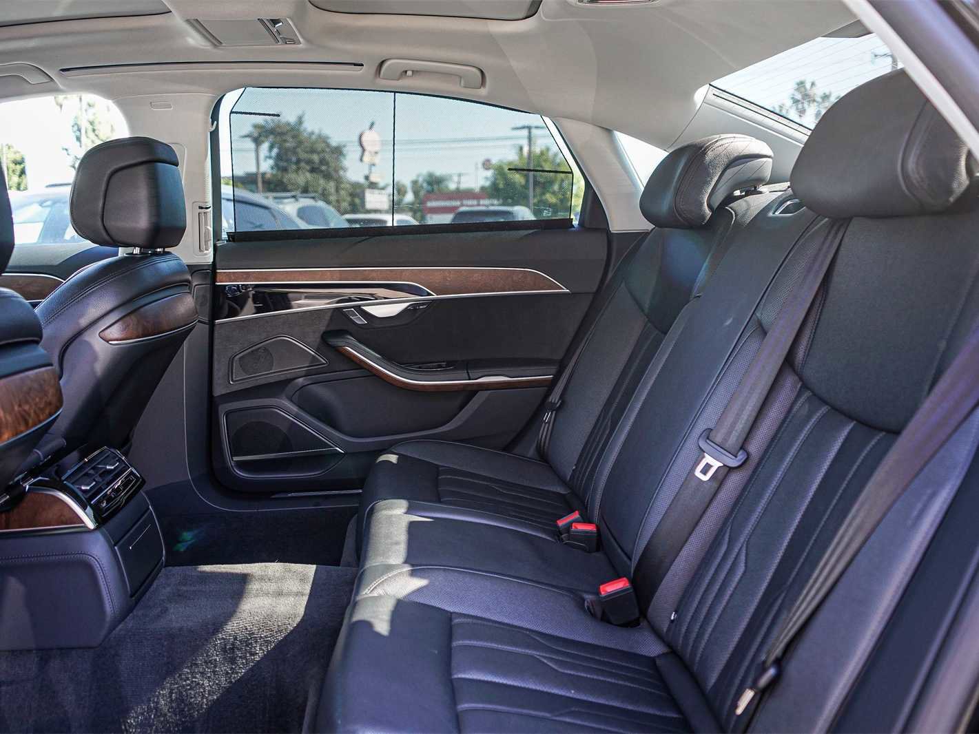 Used 2022 Audi A8 L 3.0T w/ Executive Package image 18