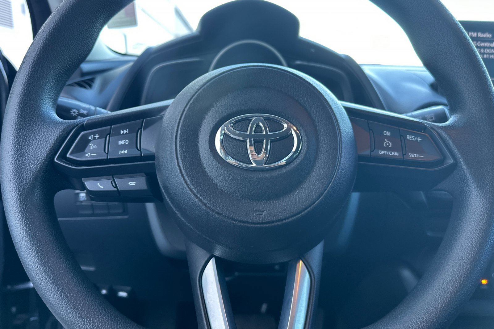 Used 2020 Toyota Yaris LE image 25