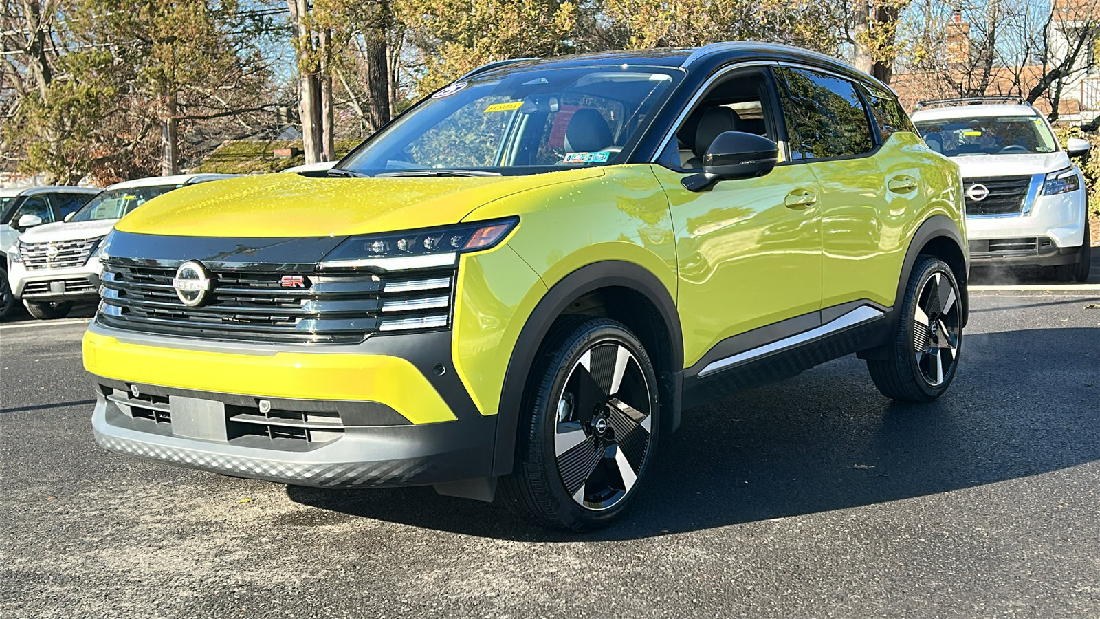 Certified 2025 Nissan Kicks SR image 3