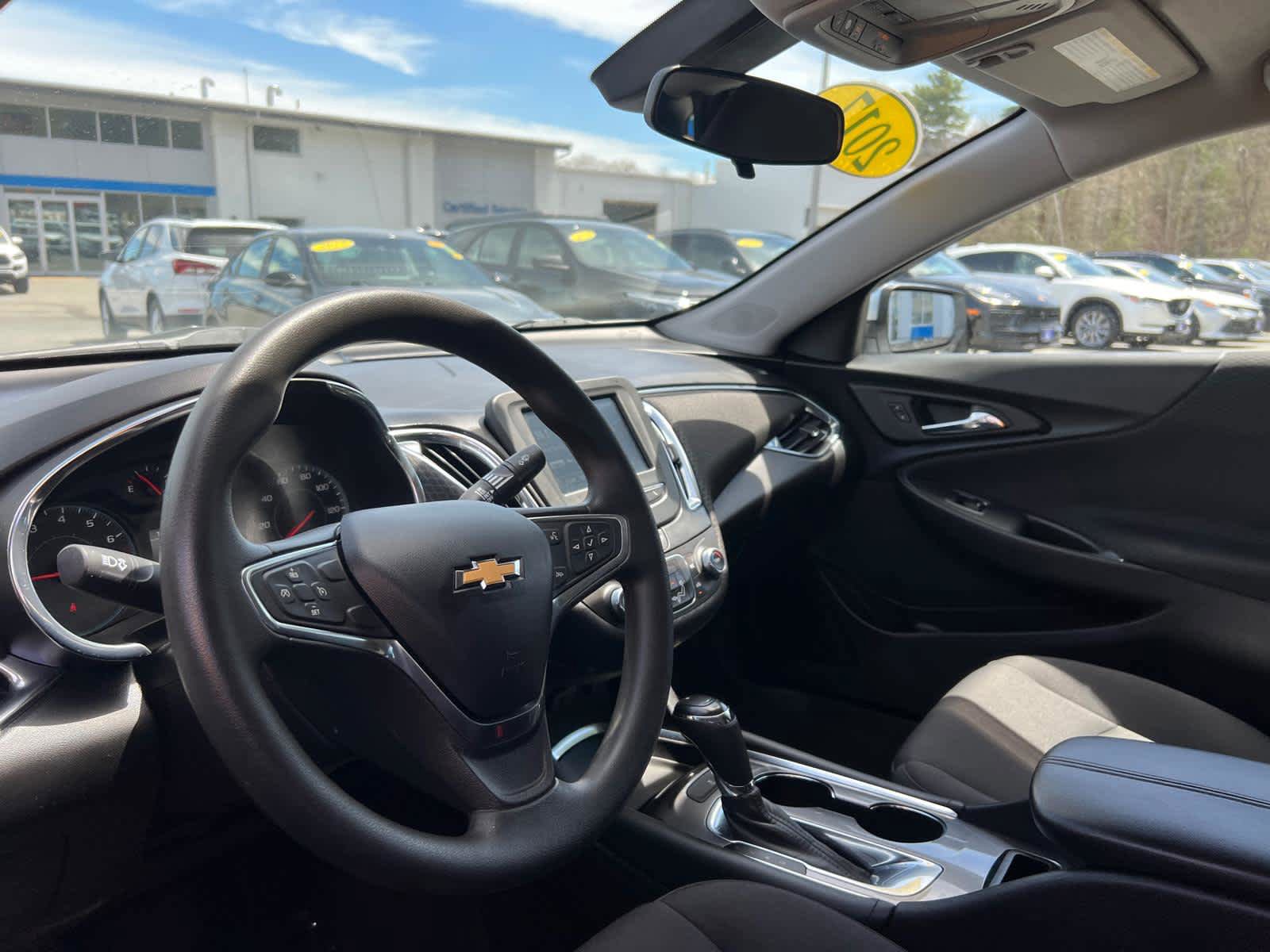 Certified 2017 Chevrolet Malibu LT FWD image 14
