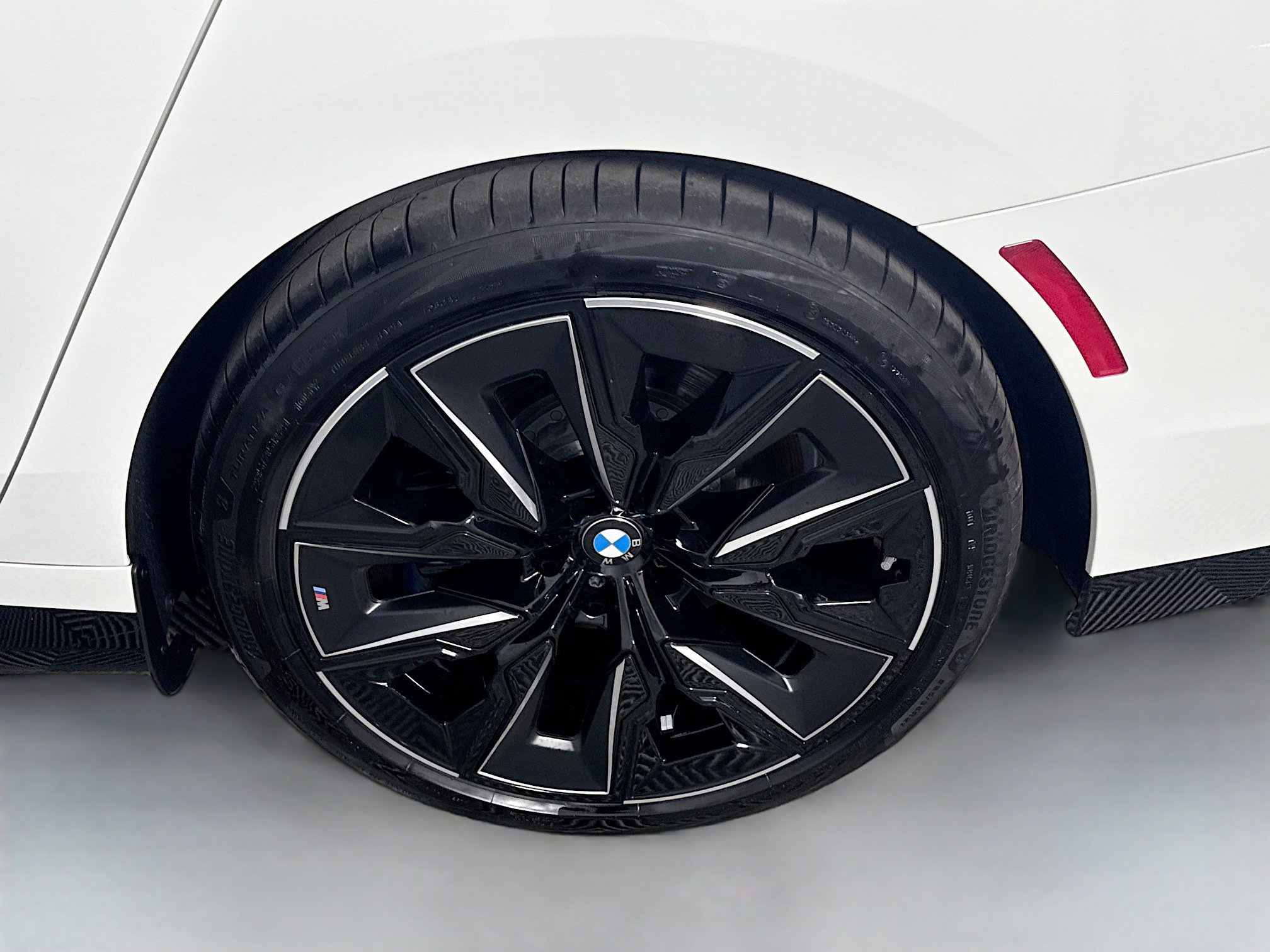 Used 2025 BMW i7 eDrive50 w/ M Sport Package image 37