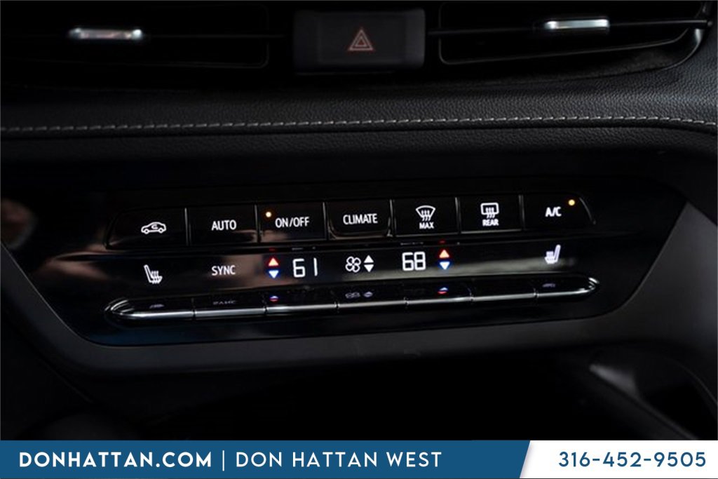 Used 2023 Buick Envision Essence image 12