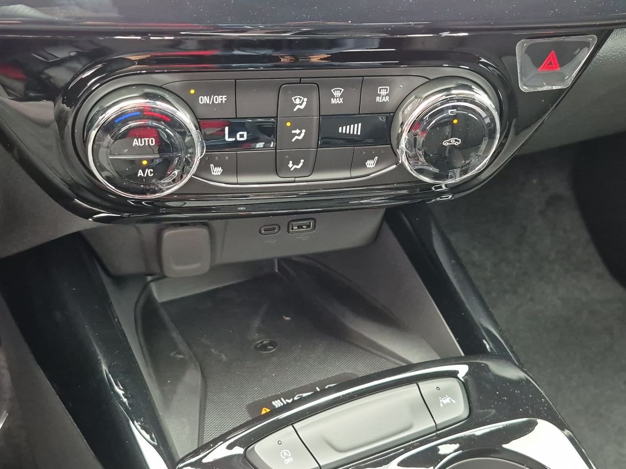 New 2026 Chevrolet Trax RS w/ Sunroof Package FWD image 36