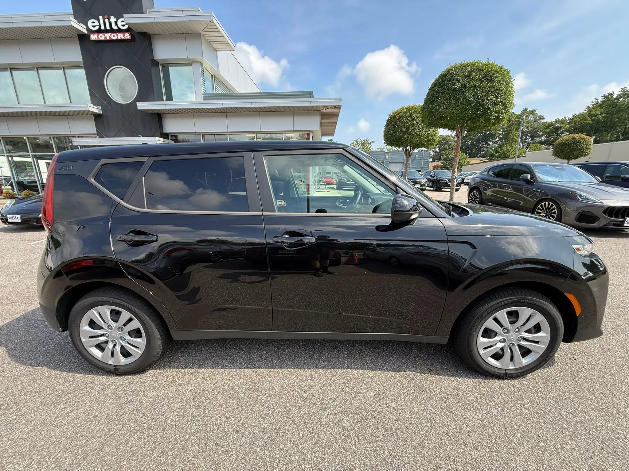 Used 2022 Kia Soul LX FWD image 8