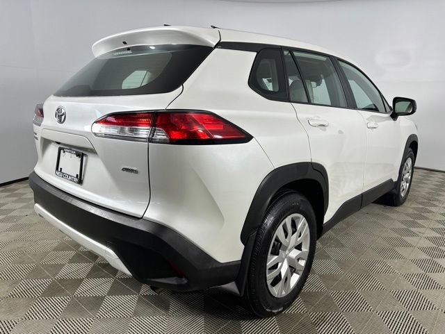 Used 2024 Toyota Corolla Cross L AWD/4WD image 7
